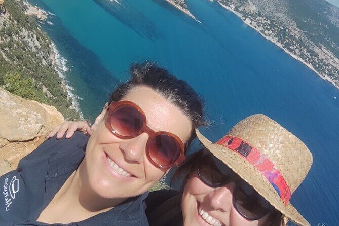Provence Sightseeing Tour Marseille and Cassis Calanques Cruise