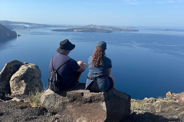 Die besten Touren und Erlebnisse in Fira, Santorin 17 Santorini's Famous Fira to Oia Hike: A Private tour Adventure