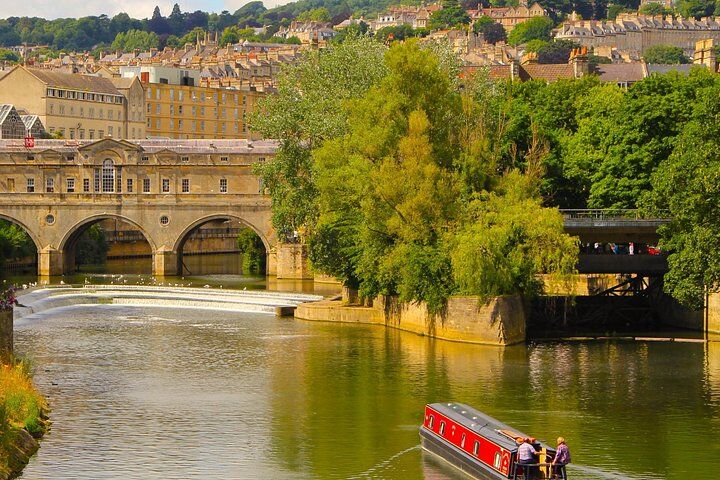 Small-Group to Bath, Lacock, Avebury and Stonehenge from London