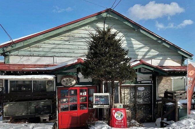 Strolling Around the Hakodate Hidden Spots in Town with a Local Guide