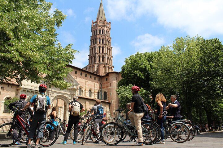 Melhores passeios e experiências em Toulouse France 20 The essential of Toulouse by bike