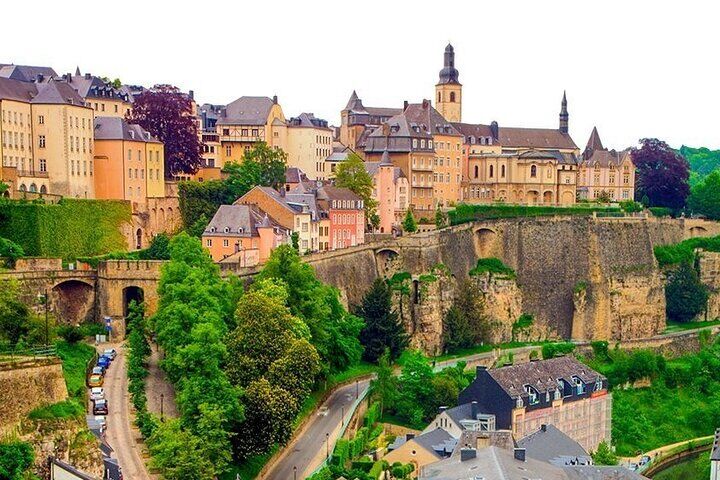 Meilleurs tours et expériences à Luxembourg City 17 Tip-Based Luxembourg Walking Tour in English