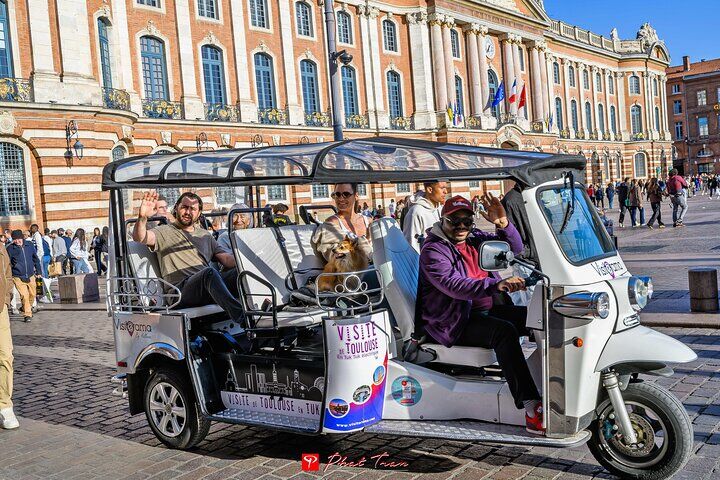 Melhores passeios e experiências em Toulouse France 22 Toulouse Tour in Electric Tuk Tuk
