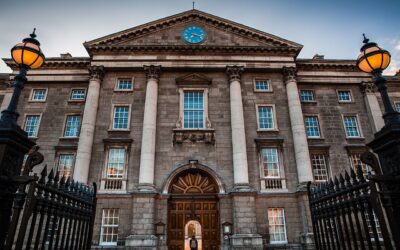 Trinity College Dublin: Book of Kells, Long Room and Campus Guide