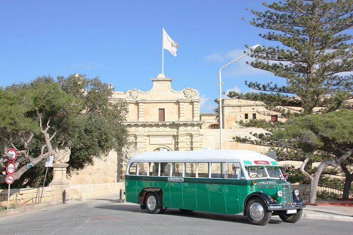 Die besten Touren und Erlebnisse in Sliema, Malta 14 Vintage Bus to Valletta and Sliema and Rabat and Mdina
