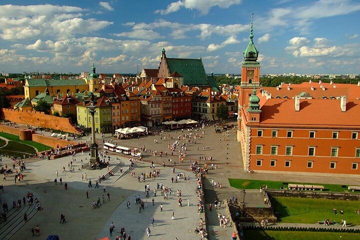 Old Town Square Warsaw: A Guide to Poland's Rebuilt Heart 2 Warsaw Old Town with Royal Castle + Royal Route: SMALL GROUP /inc. Pick-up/