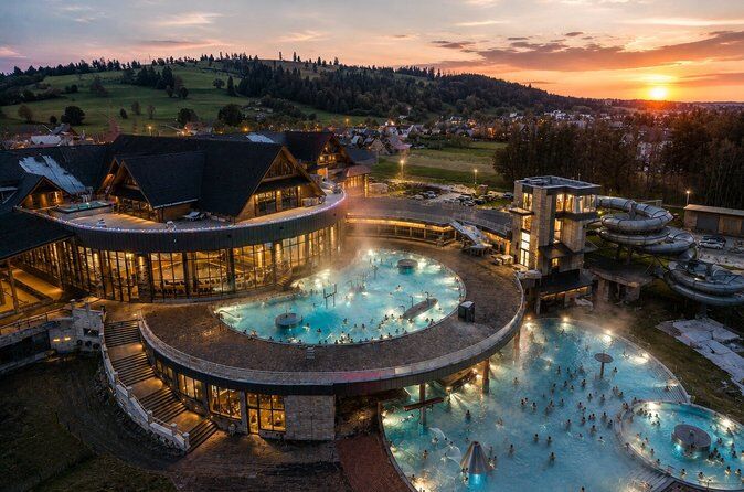 ザコパネ(ポーランド)のおすすめツアー&体験 20 Zakopane Tour with Krupowki Gubalowka Funicular and Hot Bath Pools - Zakopane Poland